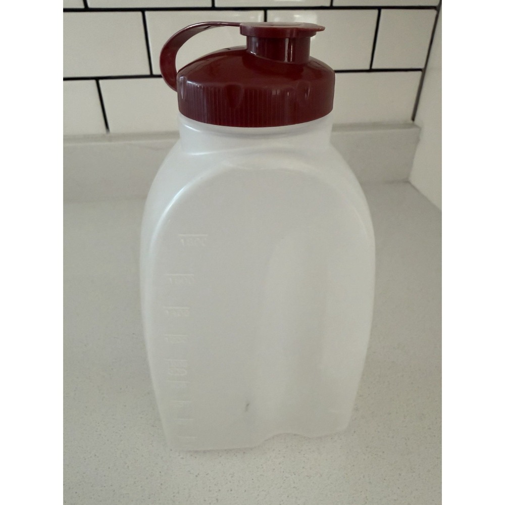 Rubbermaid Mixermate 2 Quart Beverage Bottle with Red Screw-on Lid and Flip Top - Picture 2 of 2